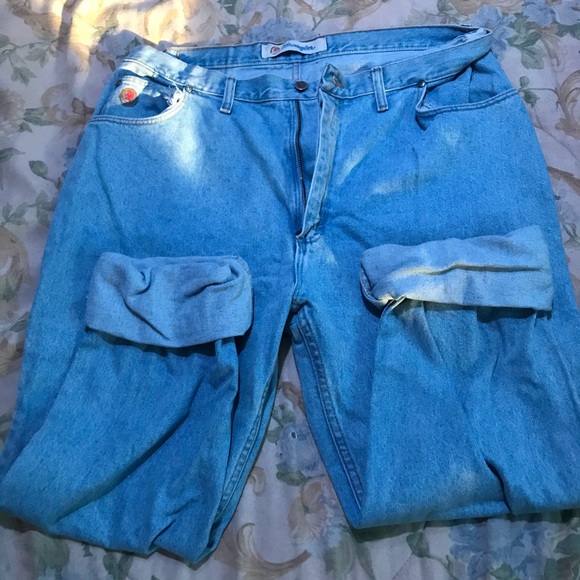 wrangler jeans mens or womens - Picture 2 of 7